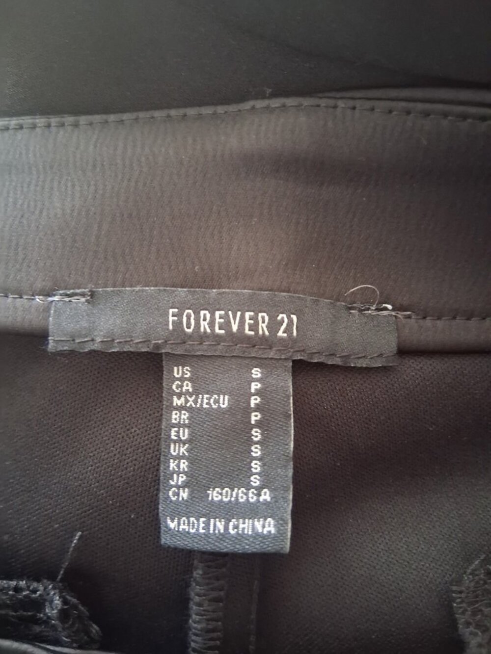 🪦 Forever 21 NWOT High-Waisted Trouser Shorts Size S 🪦 - Picture 4 of 4